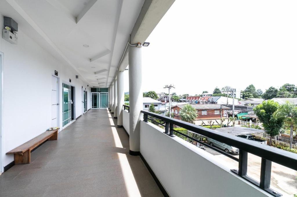 Oyo 75305 T Park Pak Chong Hotel Mu Si Buitenkant foto