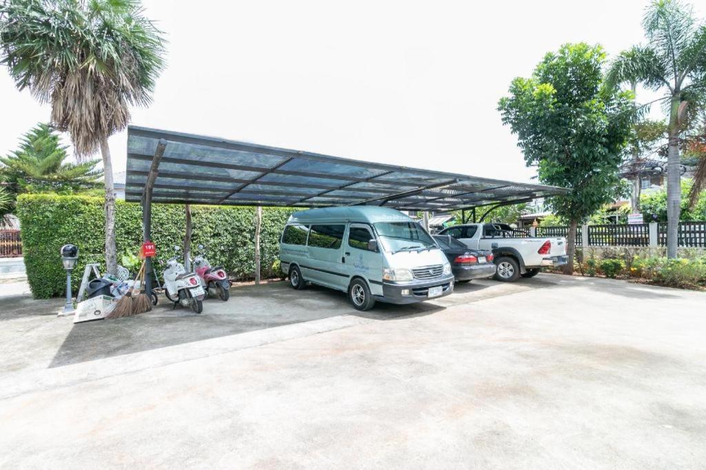 Oyo 75305 T Park Pak Chong Hotel Mu Si Buitenkant foto